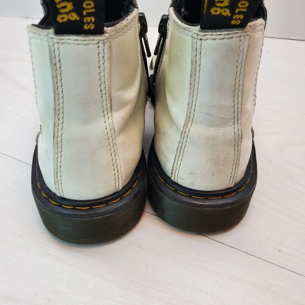 Dr. Martens 2976 J Kids White Leather Chelsea Boots Size 3 Broken In Casual Edgy